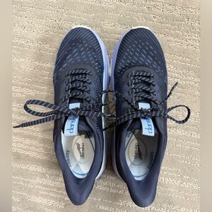 Dansko Peony Tennis Shoes Size 37 (6.5)